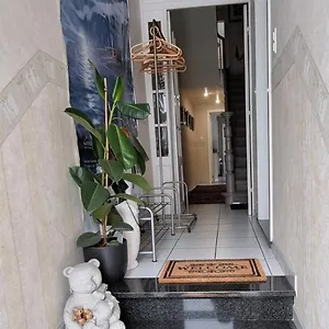 Be Happy At Apartment